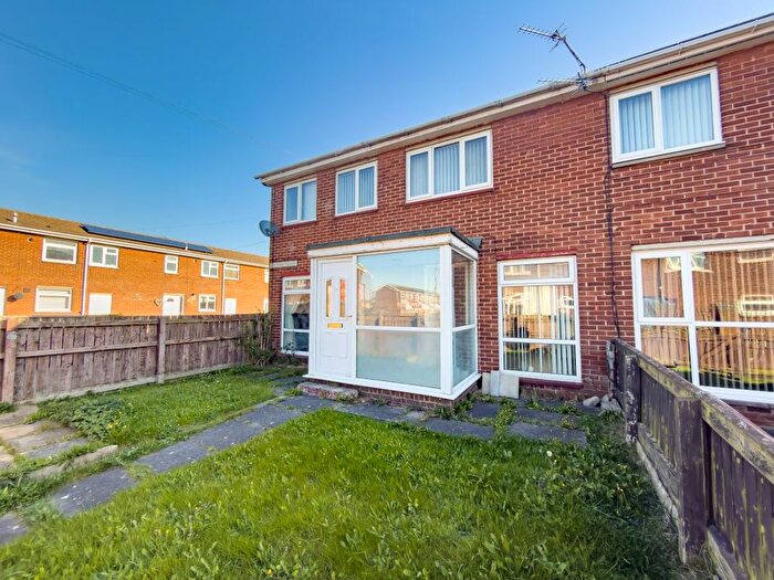 3 Bedroom Semi Detached House For Sale In Tiverton Square, Sunderland, Tyne And Wear, SR3
