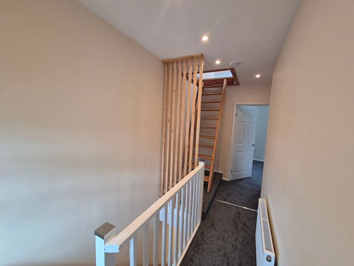 3 Bedroom Property To Rent In Pant Yr Heol, Neath, SA11