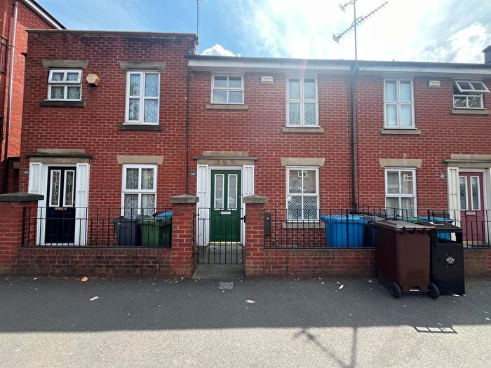 2 Bedroom Terraced House To Rent In Greenheys Lane West, Hulme. Manchester, M15