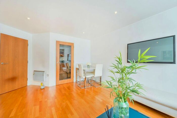 2 Bedroom Flat To Rent In Brentford Lock, Brentford, TW8