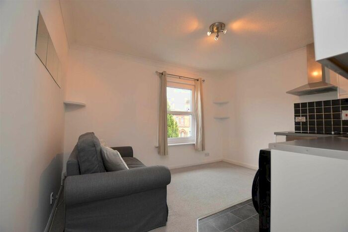 1 Bedroom Flat To Rent In New Road, Croxley Green, Rickmansworth, WD3