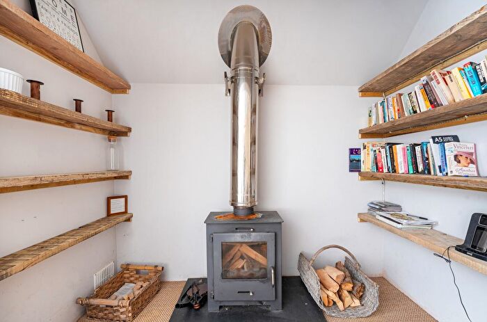 1 Bedroom Cottage To Rent In Furnace Lane, Tonbridge, TN12