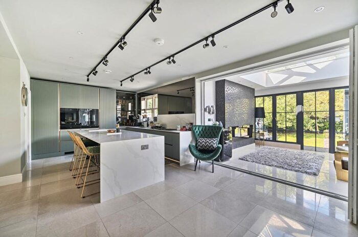 5 Bedroom Detached House For Sale In Swakeleys Drive, Ickenham, UB10