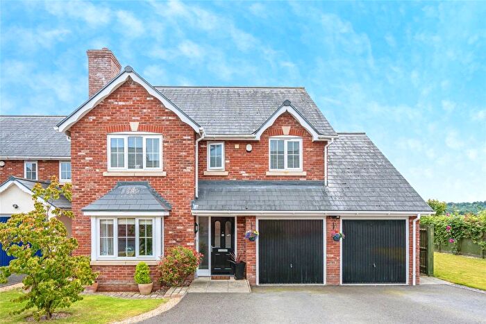 4 Bedroom Detached House For Sale In Parc Llwyfen, Llanymynech, Powys, SY22