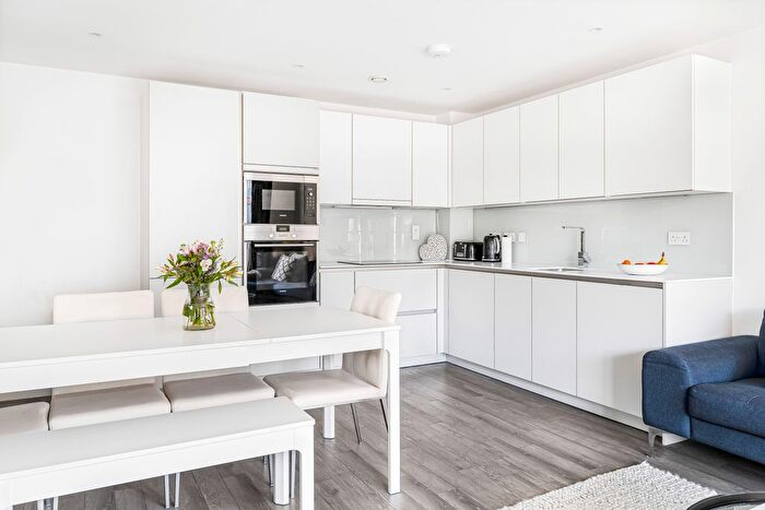 2 Bedroom Flat For Sale In Gaumont Place, London, SW2