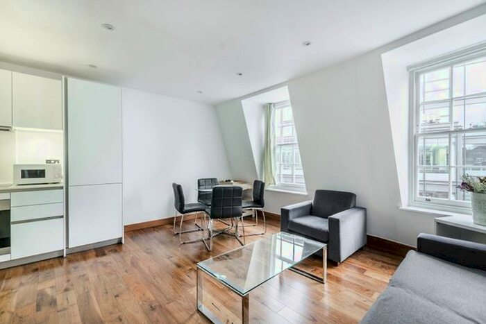 2 Bedroom Flat To Rent In Bedford Row, Holborn, London, WC1R