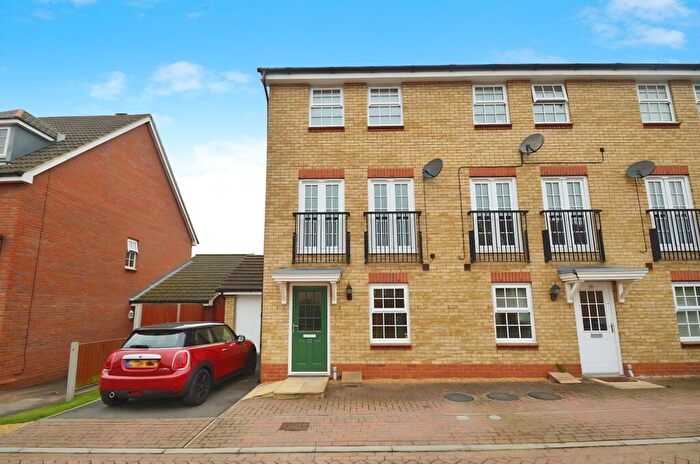 3 Bedroom Semi Detached House To Rent In Rothbart Way, Hampton Hargate, Peterborough, PE7