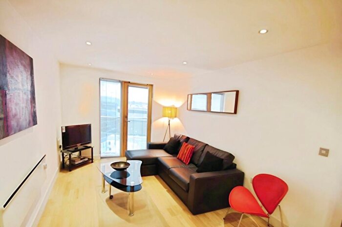 1 Bedroom Flat To Rent In The Boulevard, Leeds, West Yorkshire, LS10