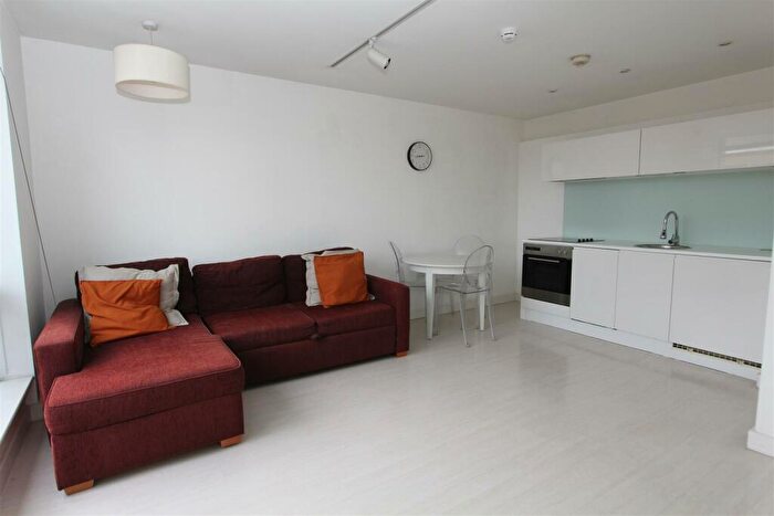 1 Bedroom Flat To Rent In Manor Mills, Ingram Street, LS11