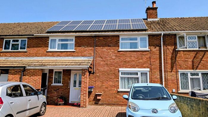 3 Bedroom Terraced House For Sale In Sutton Field, Whitehill, Hampshire, GU35