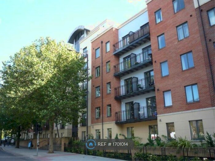 2 Bedroom Flat To Rent In Squires Court, Bristol, BS3