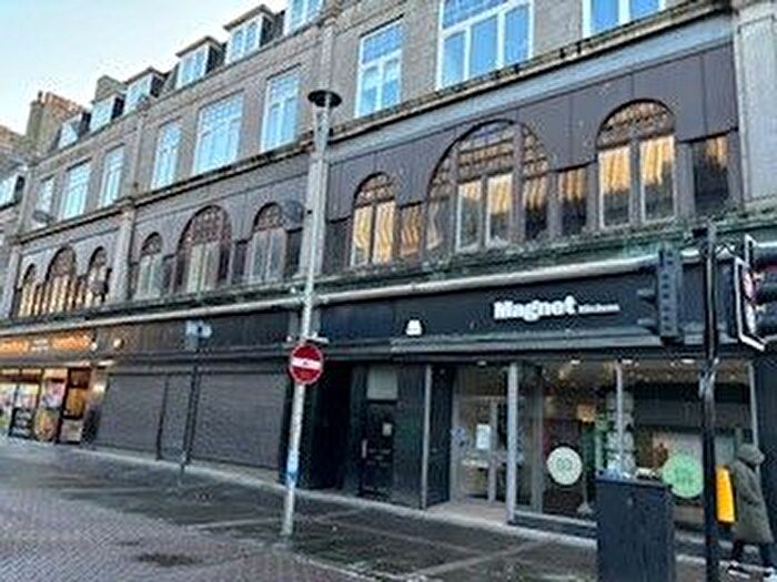 2 Bedroom Flat To Rent In George Street, City Centre, Aberdeen, AB25