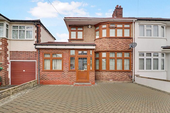 5 Bedroom Semi Detached House To Rent In Kingshill Drive, Harrow, HA3