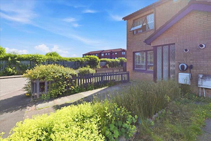 2 Bedroom End Of Terrace House For Sale In Lansbury Gardens, Paisley, Glasgow, PA3