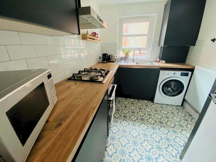 Studio To Rent In Jacobs Ladder, Hatfield, AL9