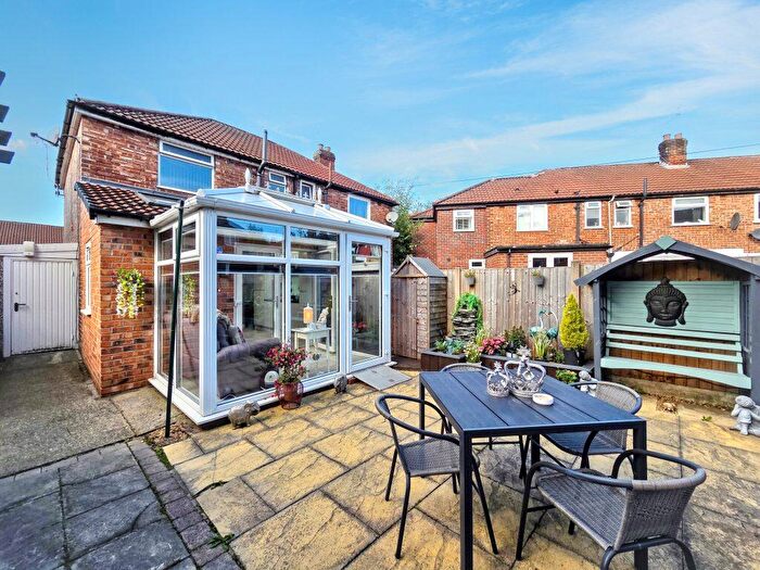 2 Bedroom Semi-Detached House For Sale In Caldecott Road, Manchester, M9