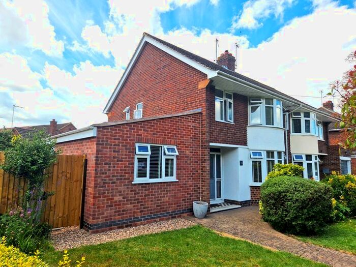 4 Bedroom Semi-Detached House To Rent In Shakespeare Gardens, Rugby, CV22