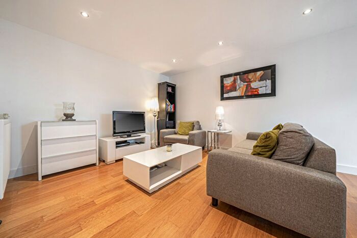 3 Bedroom Flat For Sale In Fairthorn Road, London, SE7