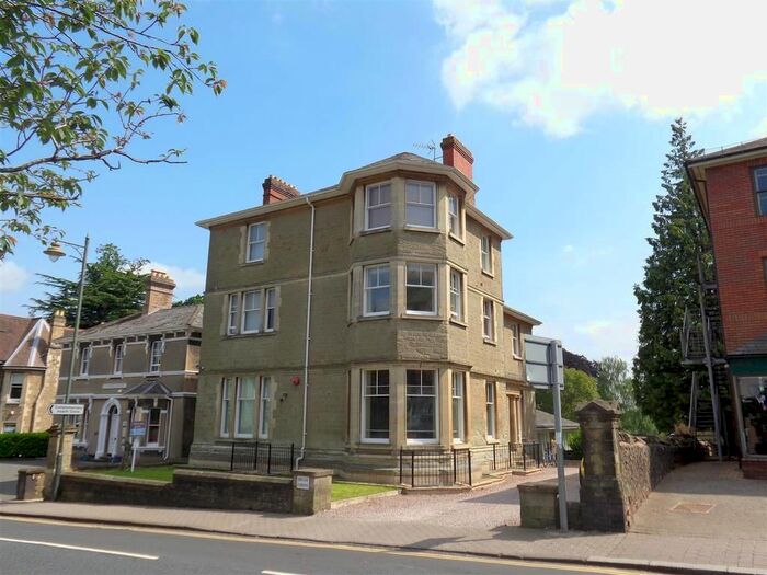 1 Bedroom Flat To Rent In Church Street, Malvern, WR14