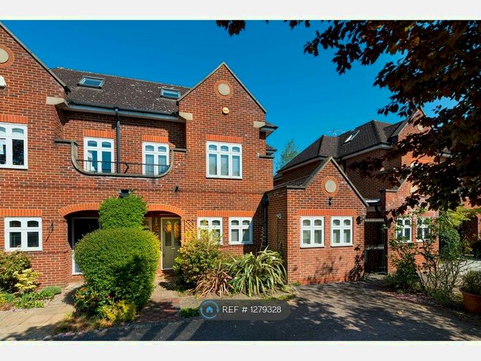 5 Bedroom Semi-Detached House To Rent In Abbotswood Road, London SW16