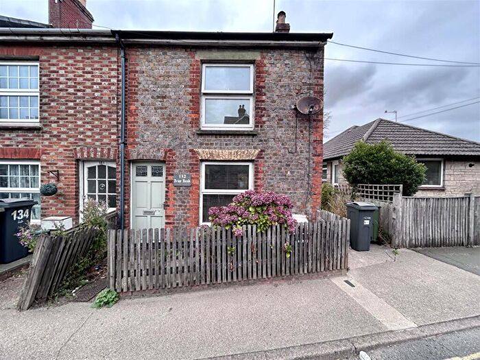 2 Bedroom End Of Terrace House For Sale In Carisbrooke Road, Newport, PO30