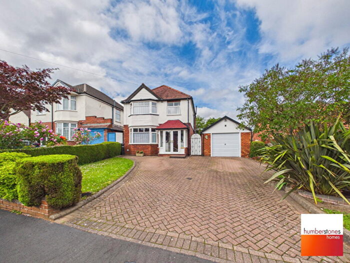 3 Bedroom Detached House For Sale In Woodgreen Road, Oldbury, B68