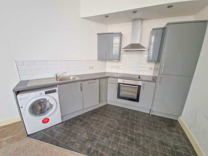 1 Bedroom Flat To Rent In Law Russell House, Vicar Lane, Bradford, West Yorkshire, BD1