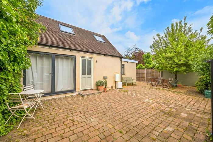 1 Bedroom Detached House To Rent In Holmesdale Road, Teddington, TW11