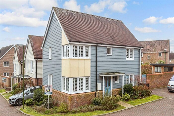 3 Bedroom Link Detached House For Sale In Funnell Drive, Haywards Heath, West Sussex, RH17