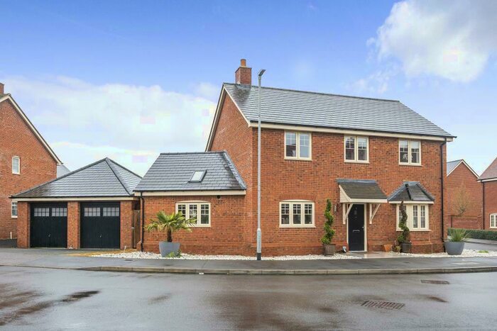 4 Bedroom Detached House To Rent In Chapel Drive, Aston Clinton, HP22
