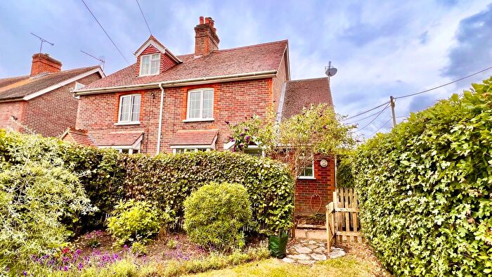 4 Bedroom Semi-Detached House For Sale In Benhams Lane, Greatham, Liss, Hampshire, GU33