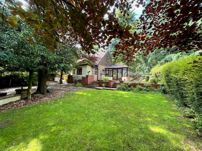2 Bedroom Detached House For Sale In Stinchcombe Hill, Dursley, GL11