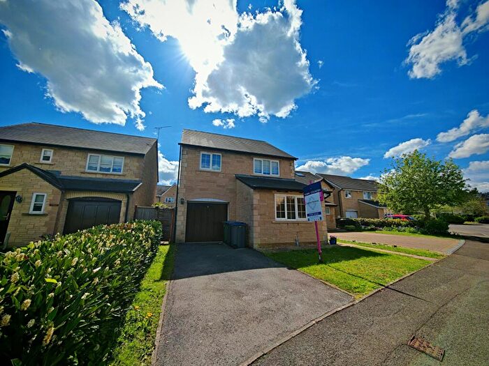 4 Bedroom Detached House For Sale In Nightingale Road, Trowbridge, BA14