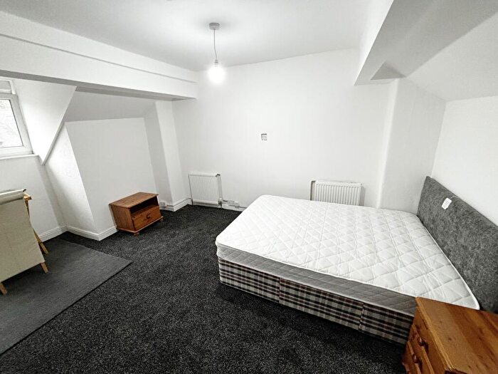 House To Rent In Club Garden Road, Sheffield, S11