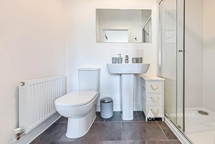 4 Bedroom Semi-Detached House To Rent In Dee Court, Kingsmere, Bicester, OX26