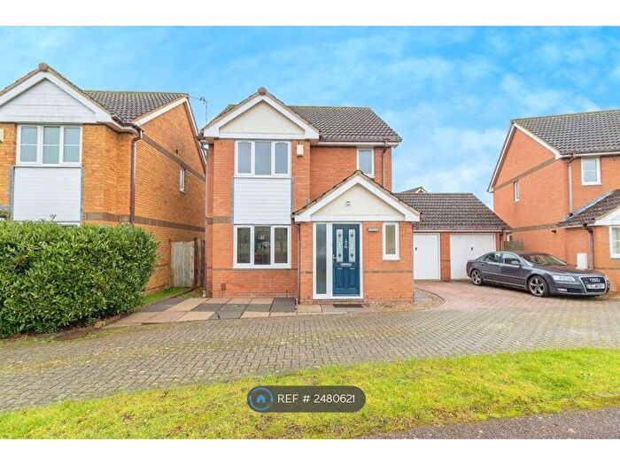 3 Bedroom Detached House To Rent In Britten Grove, Old Farm Park, Milton Keynes, MK7