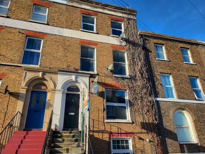 1 Bedroom Flat To Rent In Parrock Street, Gravesend, DA12