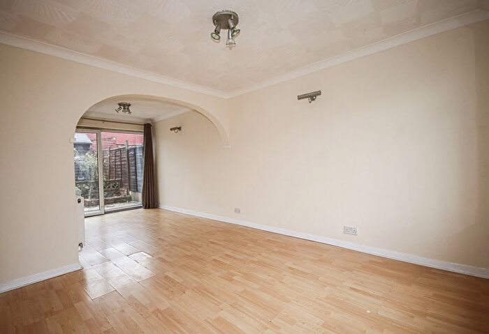 2 Bedroom Terraced House To Rent In Beaconsfield Road, Sittingbourne, Kent, ME10