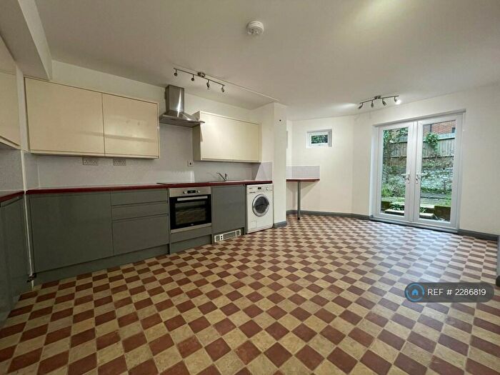 3 Bedroom End Of Terrace House To Rent In New Town Street, Canterbury, CT1