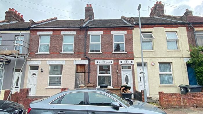 2 Bedroom Terraced House To Rent In Shirley Road, Luton, LU1
