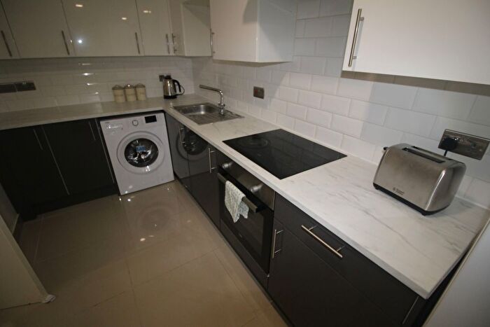 2 Bedroom Flat To Rent In Clarendon Road, Leeds, LS2