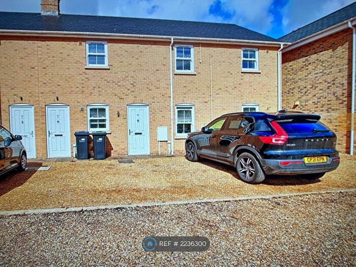 2 Bedroom Flat To Rent In Paddock Street, Soham, CB7