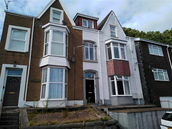 2 Bedroom Flat To Rent In Heathfield, Mount Pleasant, Swansea SA1
