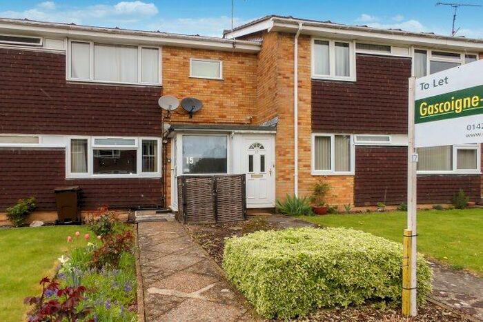 2 Bedroom Flat To Rent In Dove Court, Alton, GU34
