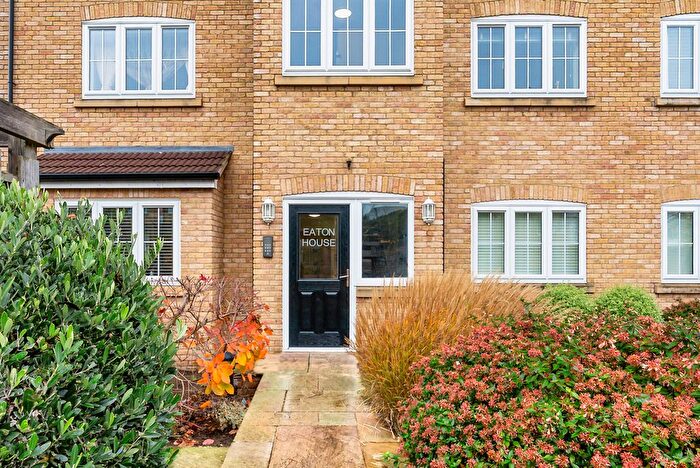 2 Bedroom Flat For Sale In Chertsey Road, Ashford, TW15