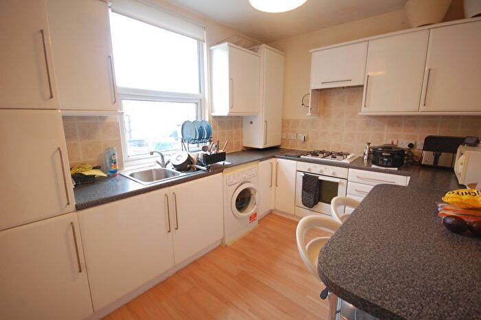 1 Bedroom Flat To Rent In Blythe Road, London, W14