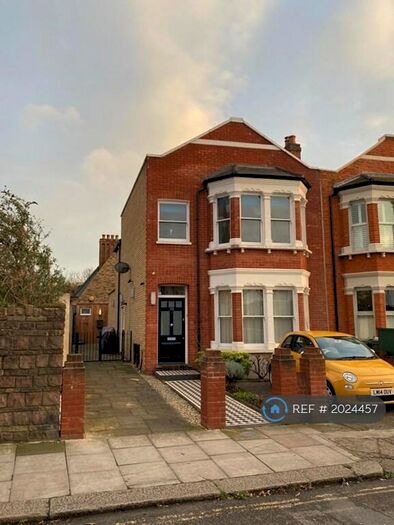 2 Bedroom Maisonette To Rent In Emmanuel Road, London, SW12