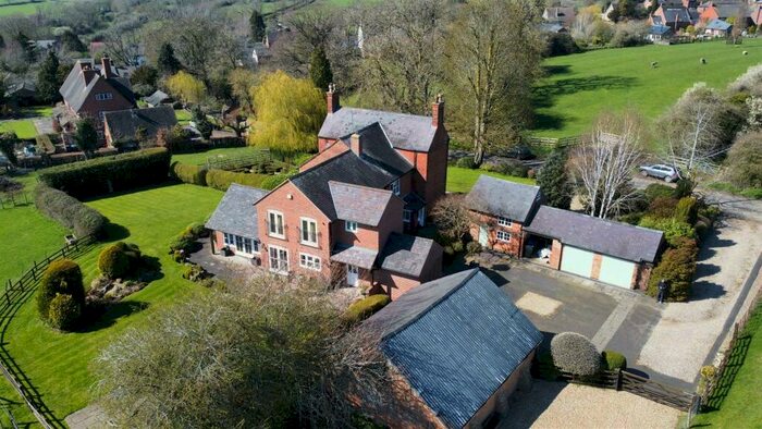 5 Bedroom Detached House For Sale In The Chestnuts, Burton Overy, Leicestershire, LE8
