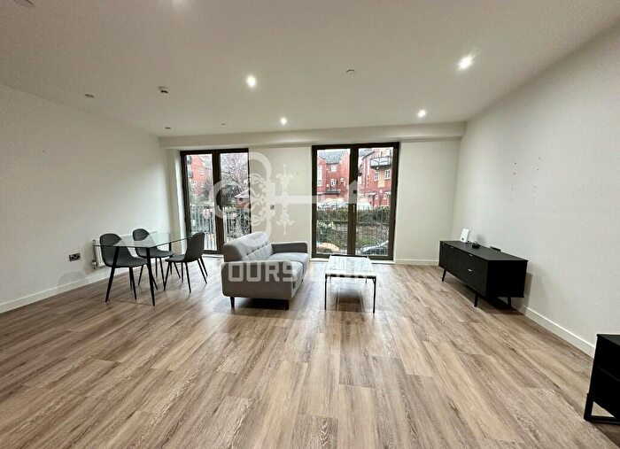 3 Bedroom Town House To Rent In Oxygen Tower, Millbank Street, Manchester, Greater Manchester, M1