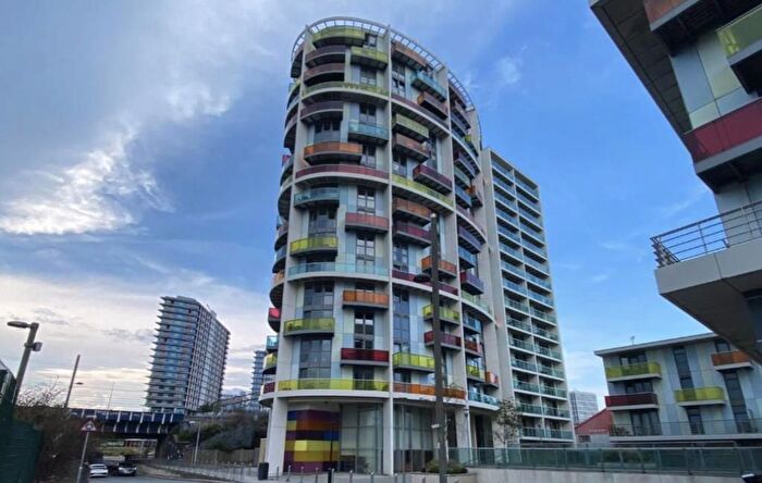 1 Bedroom Flat To Rent In Warton Road, Stratford, London, E15